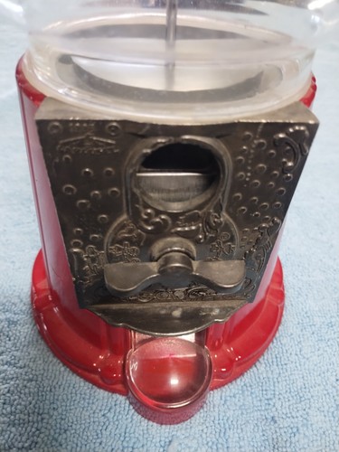 Carousel red bubble gum ball - red,